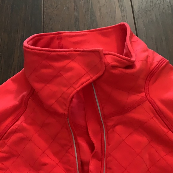 Lululemon half zip pull over - Picture 5 of 10